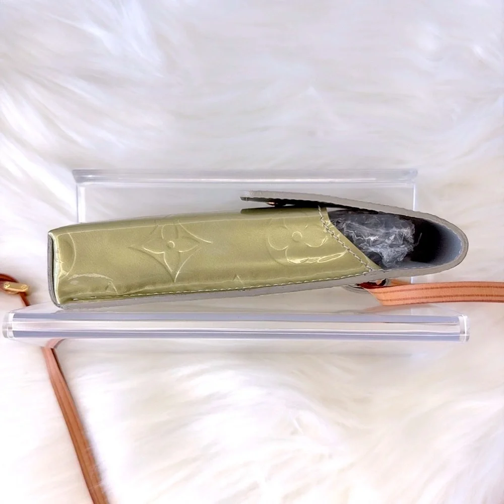 Louis Vuitton Monogram Vernis‎ Walker Pouch w/ Strap